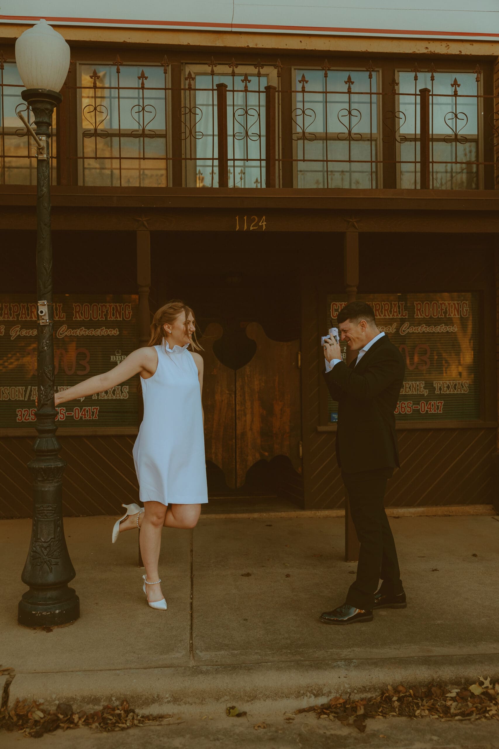 Intimate downtown courthouse elopement in Anson, TX