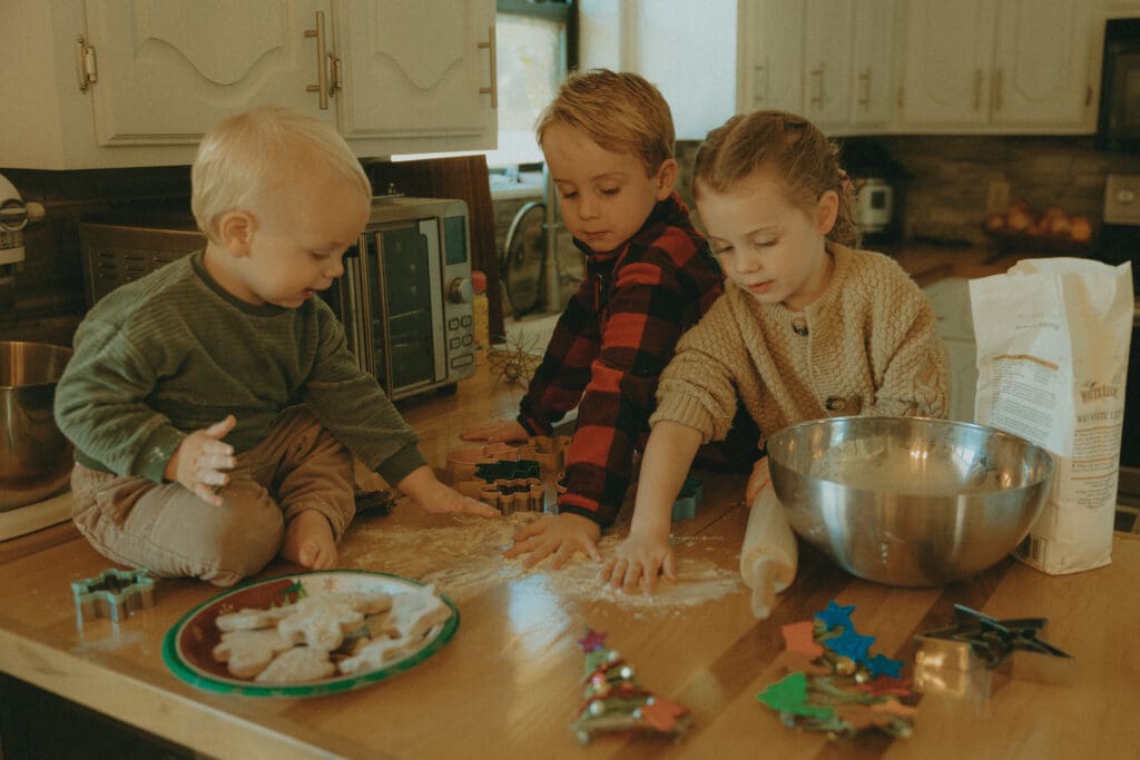 Sweet in-home family baking session in Abilene, TX